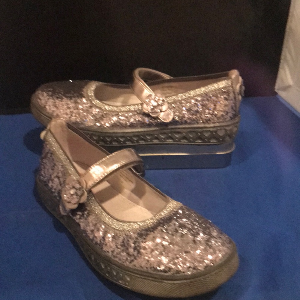 Shoes - Picture 2 of 3